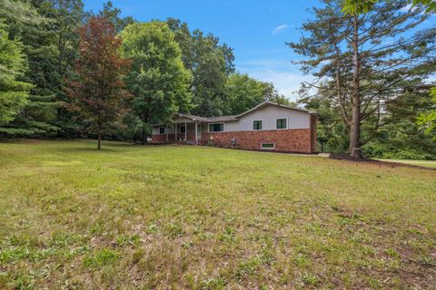 A home in Putnam Twp