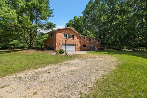 A home in Putnam Twp