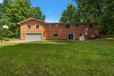 A home in Putnam Twp