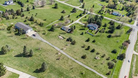 A home in Putnam Twp