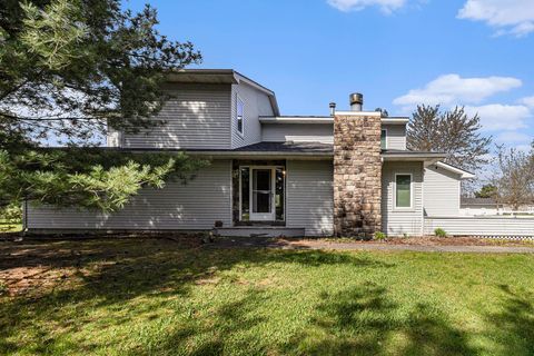 A home in Putnam Twp