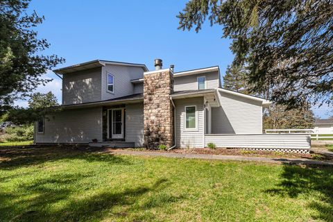 A home in Putnam Twp