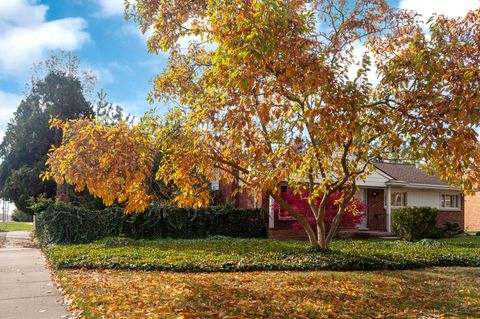 A home in Beverly Hills Vlg