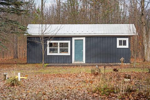 A home in Cleon Twp