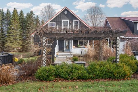 A home in Cleon Twp