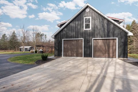 A home in Cleon Twp