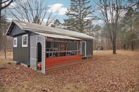 A home in Cleon Twp