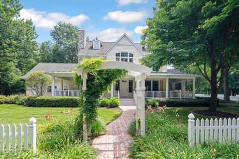 A home in South Haven Twp