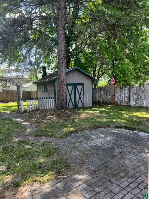 A home in Dearborn Heights