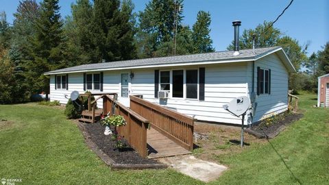 A home in Wells Twp