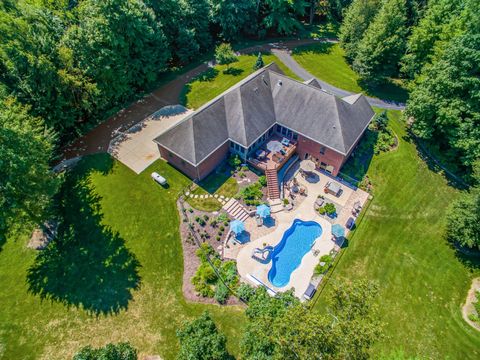 A home in Putnam Twp