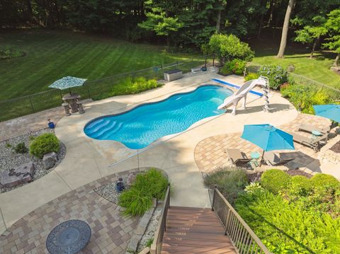 A home in Putnam Twp