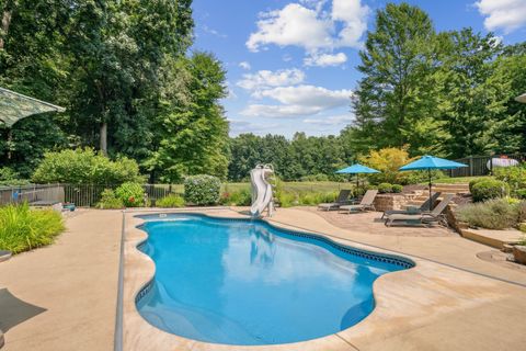 A home in Putnam Twp