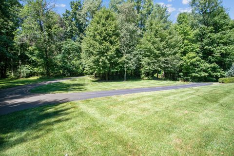 A home in Putnam Twp