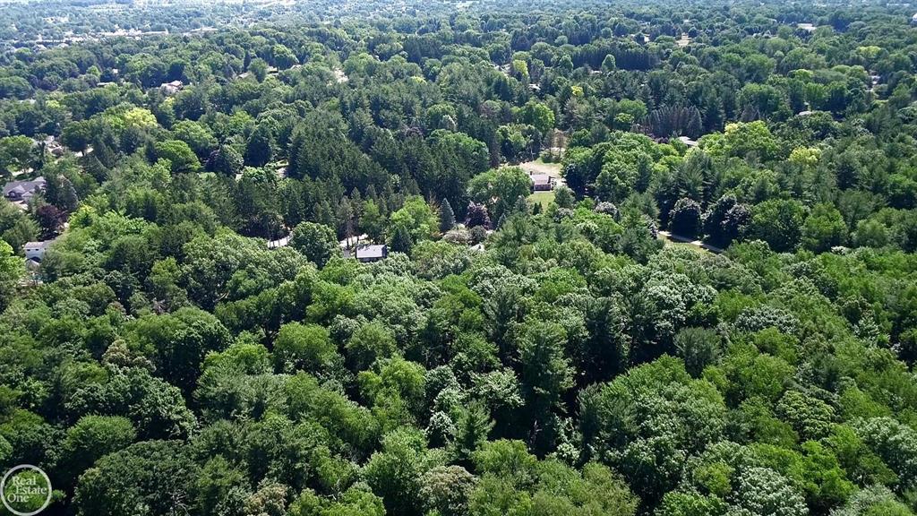 8401 Pine Knoll Drive