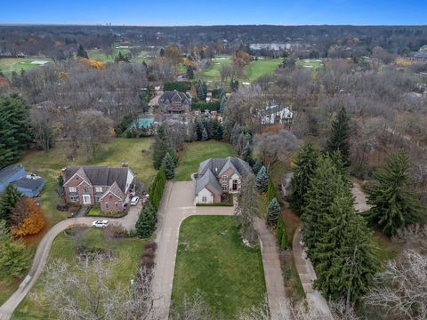 A home in Bloomfield Twp