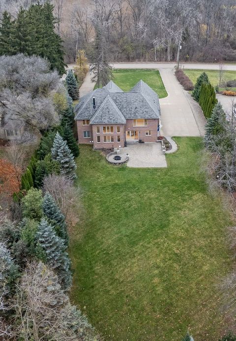 A home in Bloomfield Twp