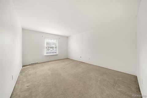 A home in FarmingtonHillsCity_Oakland