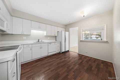 A home in FarmingtonHillsCity_Oakland