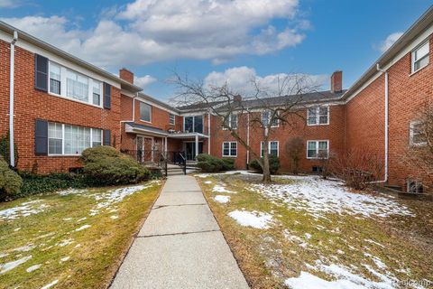 A home in FarmingtonHillsCity_Oakland
