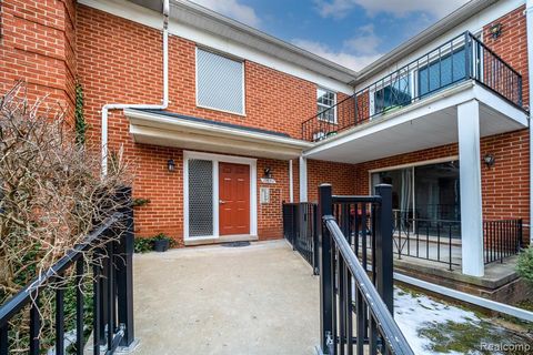 A home in FarmingtonHillsCity_Oakland