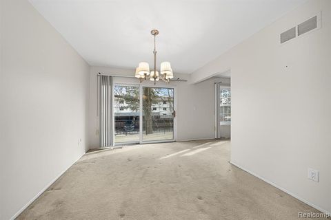 A home in FarmingtonHillsCity_Oakland