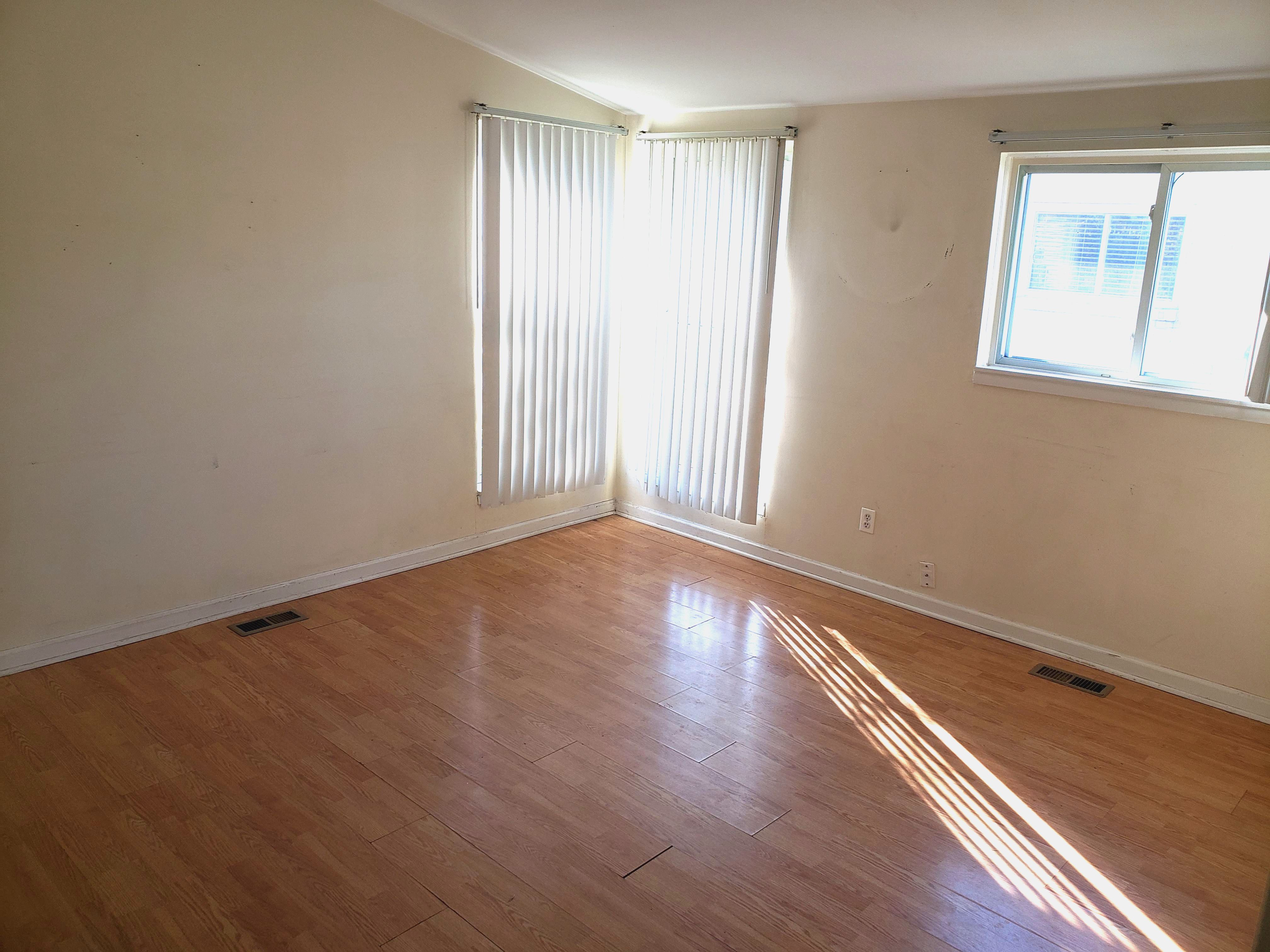 1545 MIDDLESEX Avenue