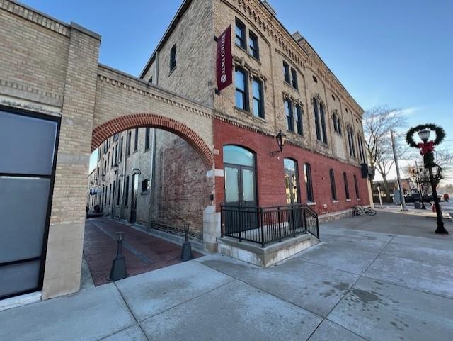 101 E Superior Drive