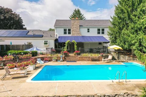 A home in Grand Blanc Twp