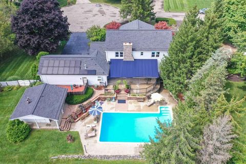 A home in Grand Blanc Twp