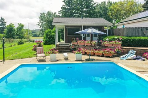 A home in Grand Blanc Twp