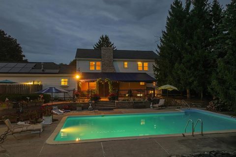 A home in Grand Blanc Twp