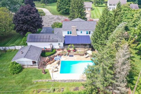 A home in Grand Blanc Twp