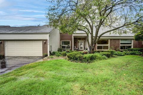 A home in West Bloomfield Twp