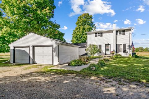 A home in Bloomingdale Twp