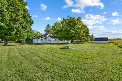 A home in Bloomingdale Twp