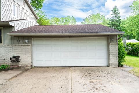 A home in West Bloomfield Twp