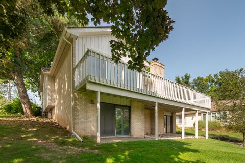 A home in West Bloomfield Twp