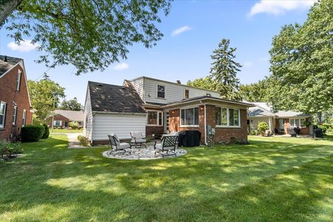 A home in Grosse Pointe Woods