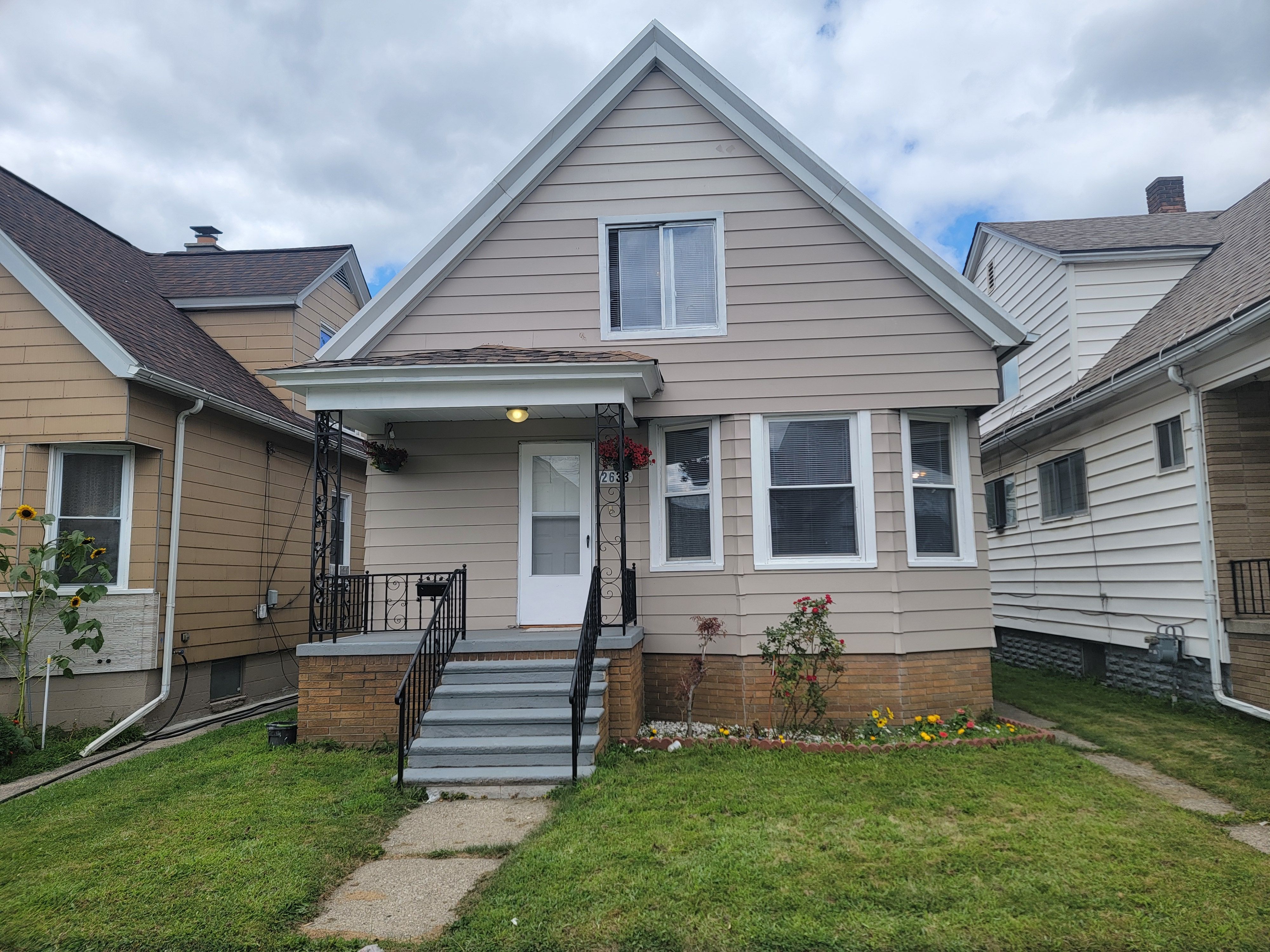 View Hamtramck, MI 48212 house