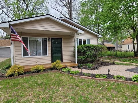 A home in Waterford Twp