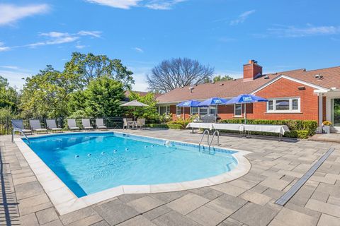 A home in Bloomfield Twp