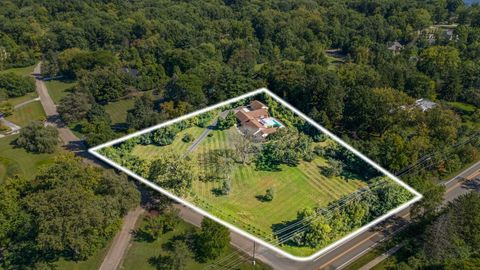 A home in Bloomfield Twp