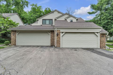 A home in West Bloomfield Twp