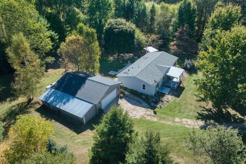 A home in Broomfield Twp