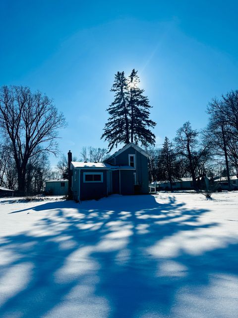 A home in Pinckney Vlg