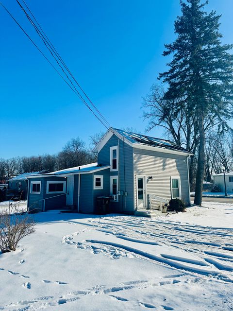 A home in Pinckney Vlg