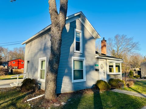 A home in Pinckney Vlg