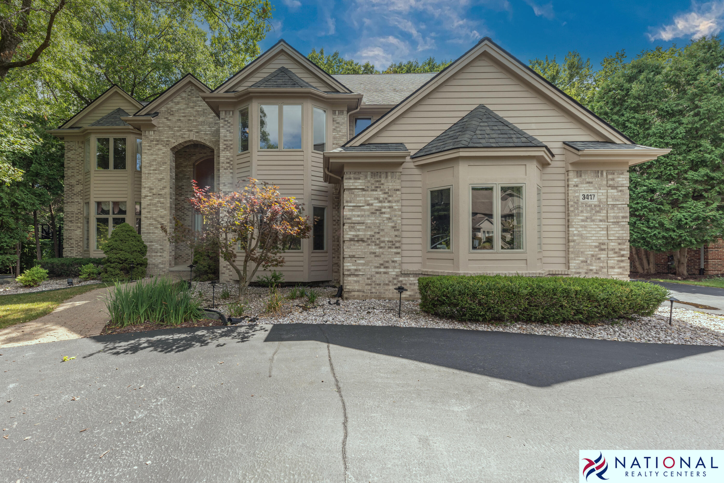 View West Bloomfield Twp, MI 48324 house