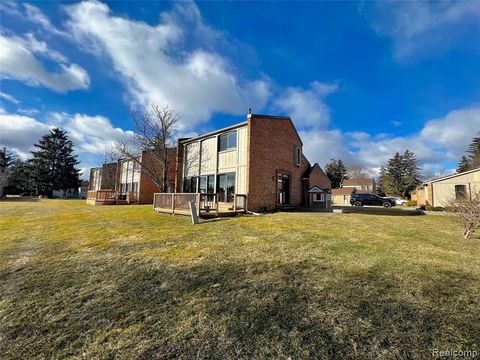 A home in West Bloomfield Twp